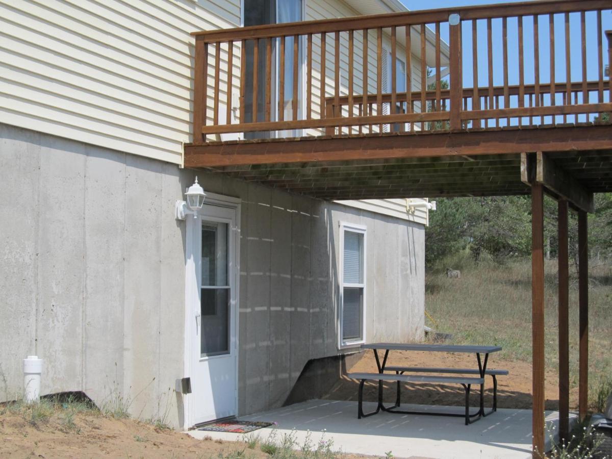New! The Blessing - A Cute And Cozy Apartment! Benzonia Exterior foto